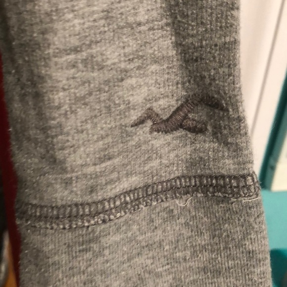 Gray comfy Hollister pullover😍 - Picture 6 of 7